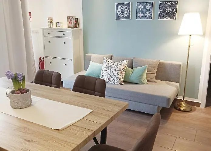 3 Bedrooms With Ensuite Bathrooms Apartment