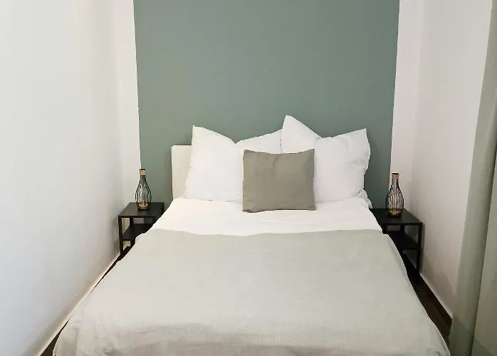 3 Bedrooms With Ensuite Bathrooms